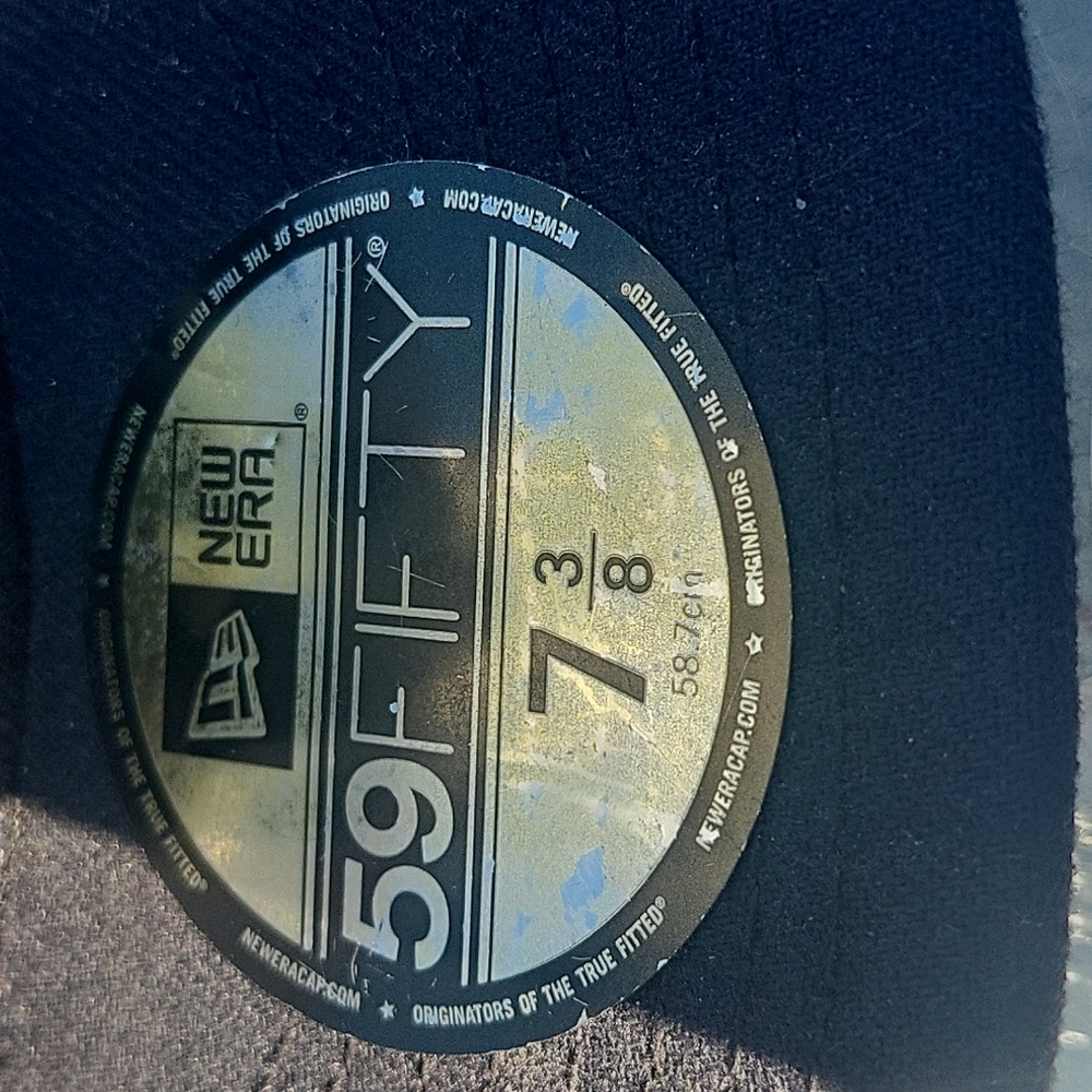 Baseball cap - Picture 2 of 3